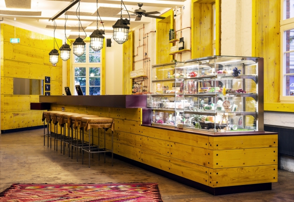 國外工業(yè)復(fù)古風(fēng)酒店設(shè)計