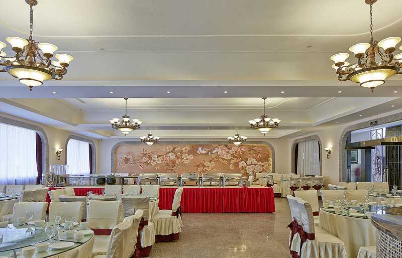 四川度假酒店裝修設(shè)計(jì)公司案例(圖5) 四川度假酒店裝修設(shè)計(jì)公司案例(圖5)