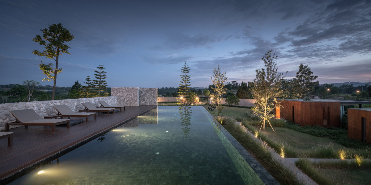 1582869765424251.jpg 廣東山頂度假酒店裝修設(shè)計公司案例(圖12)