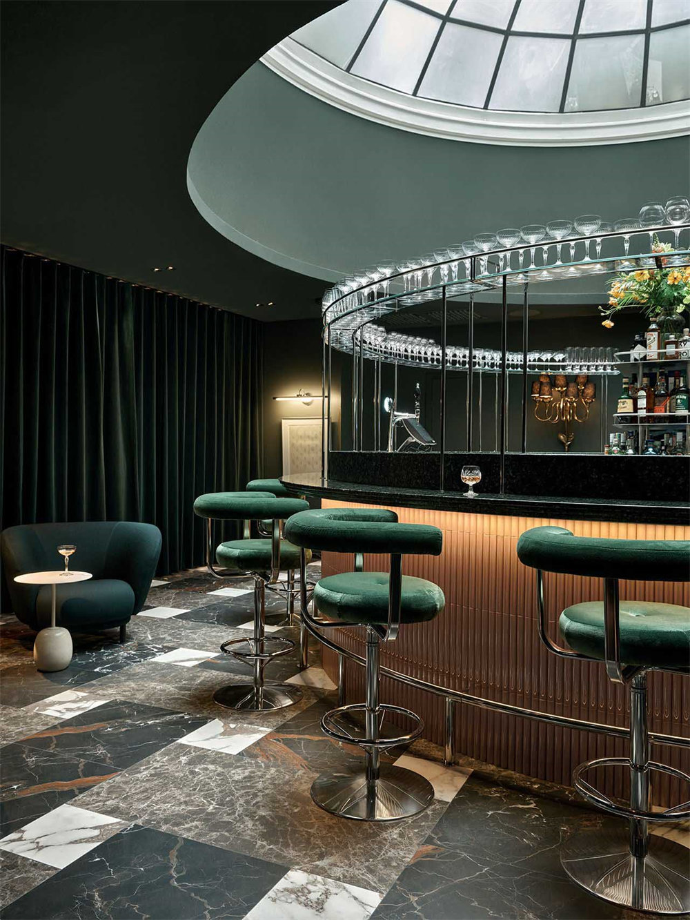 波西米亞風(fēng)情赫爾辛基Torni設(shè)計(jì)酒店裝修案例(圖1)