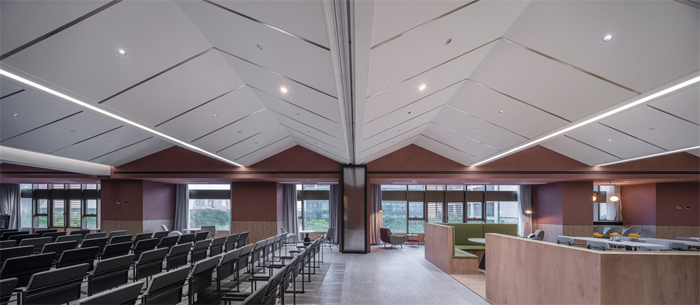 與書屋融合的亞朵 S 酒店裝修設(shè)計(jì)案例(圖4) 與書屋融合的亞朵 S 酒店裝修設(shè)計(jì)案例(圖4)