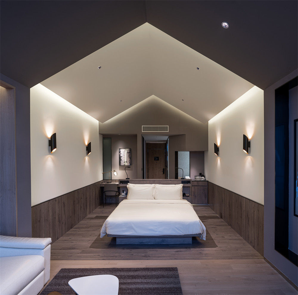 與書屋融合的亞朵 S 酒店裝修設(shè)計(jì)案例(圖12) 與書屋融合的亞朵 S 酒店裝修設(shè)計(jì)案例(圖12)