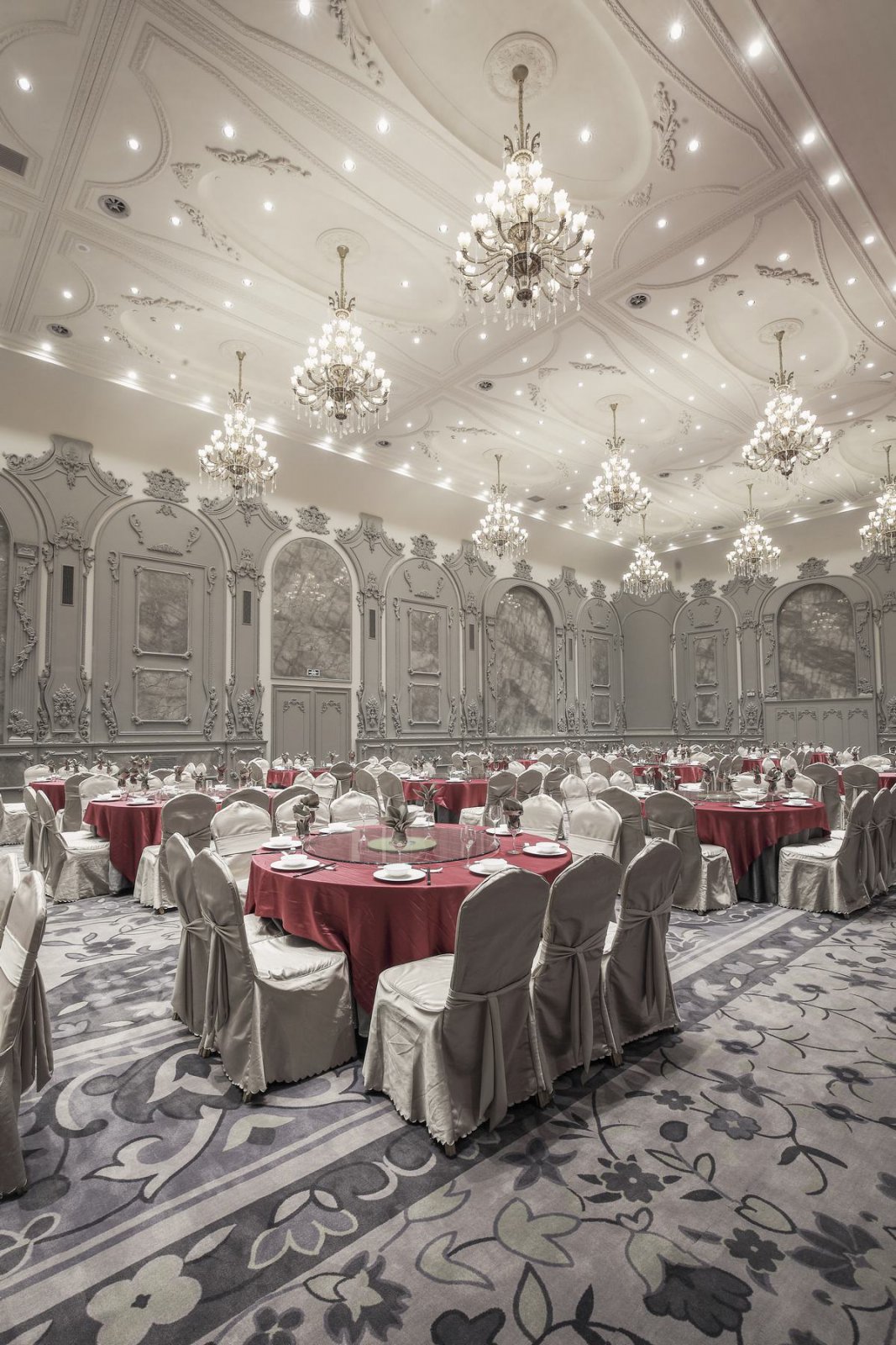 周口婚宴酒店裝修設(shè)計案例(圖3) 2-211009151Z5F5.jpg