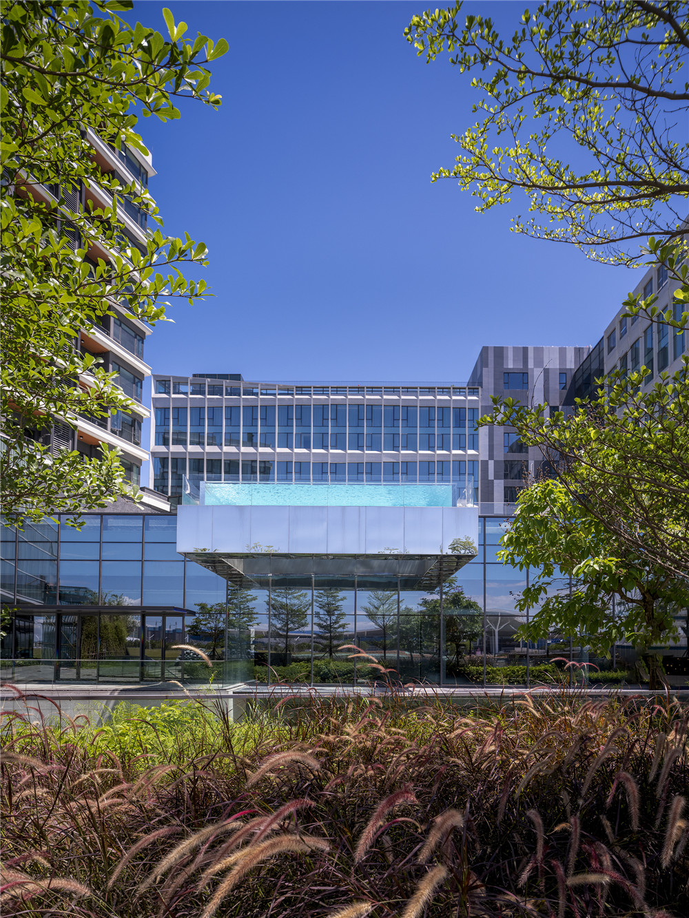 主打年輕時(shí)尚的皇冠假日五星級商務(wù)酒店裝修設(shè)計(jì)(圖1) 8227433_PIC2.jpg