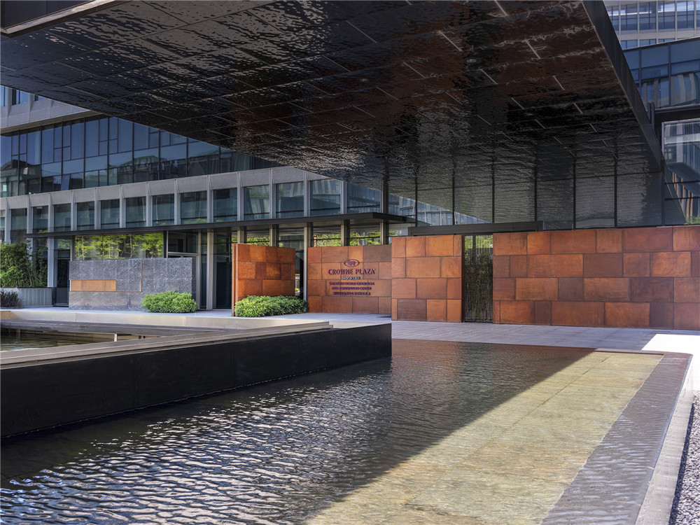 主打年輕時(shí)尚的皇冠假日五星級商務(wù)酒店裝修設(shè)計(jì)(圖3) 8227438_PIC6.jpg