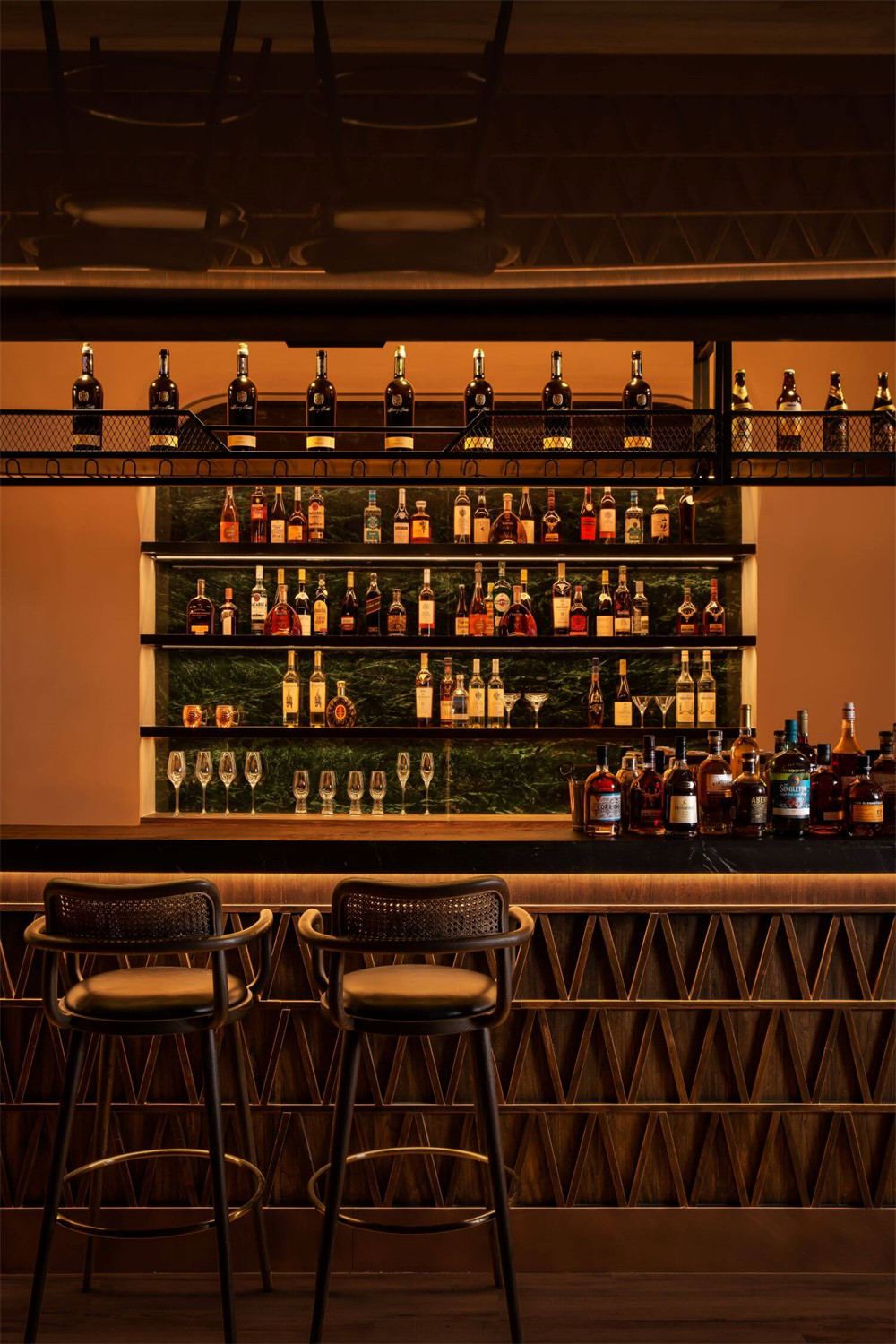 云南半山溫泉酒店裝修設(shè)計(jì)方案(圖7) 10524870_vsszan856761904424016.jpg