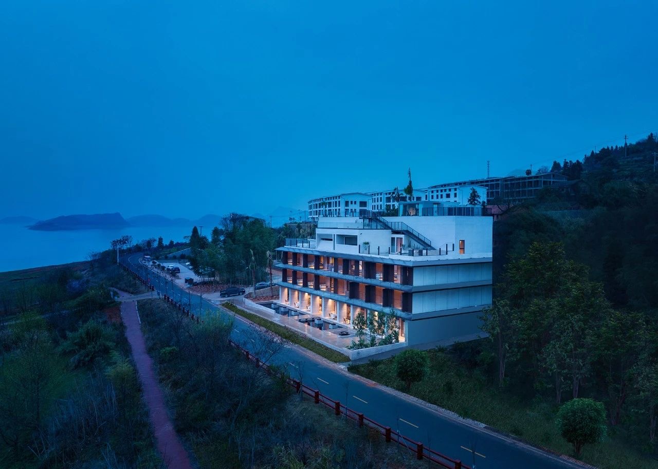 東江湖侘寂風(fēng)城市度假酒店裝修設(shè)計(jì)方案(圖1) 2023-09-27 103827.jpg