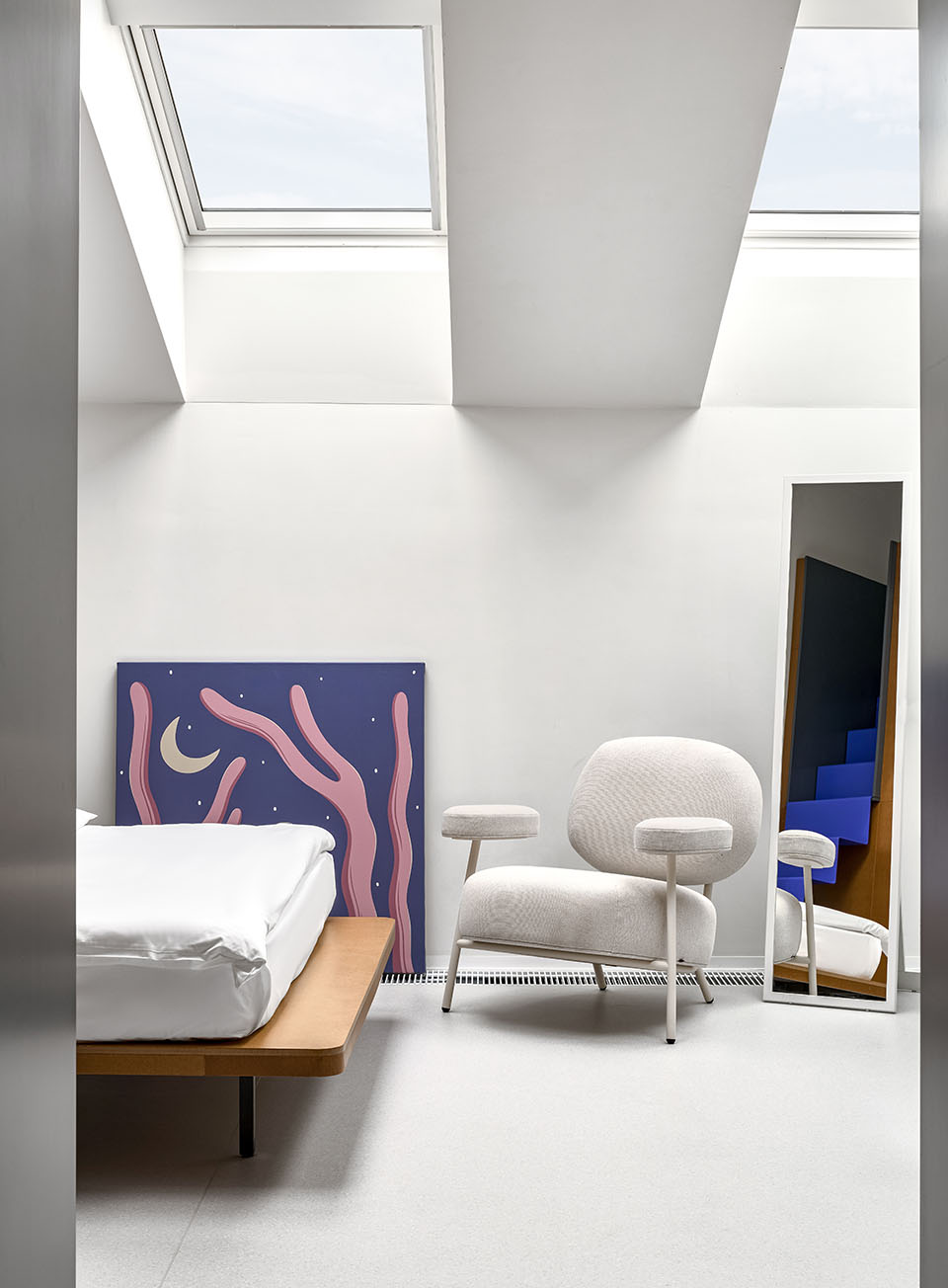 專為年輕人打造的低造價Faces酒店裝修設(shè)計方案(圖1) 10934360_vsszan184053281054263.jpg