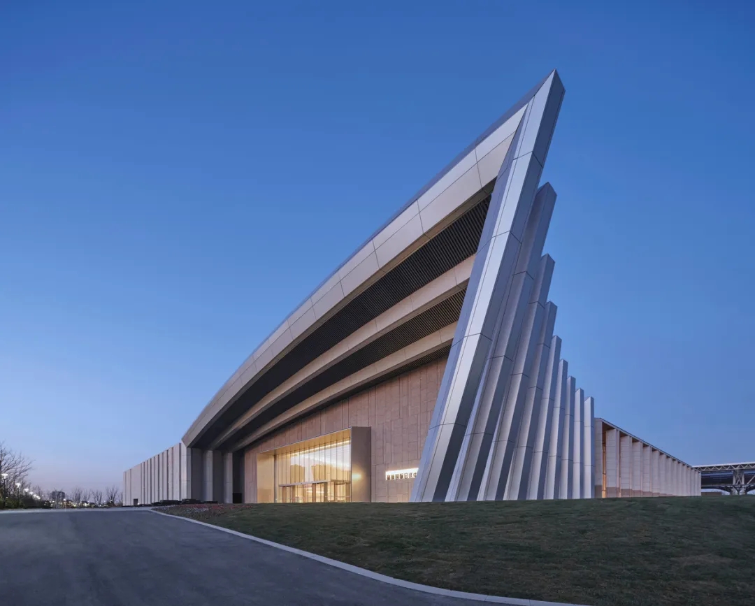 18000㎡鹽城國際會議中心裝修設計方案(圖1) 640_wx_fmt=other&wxfrom=5&wx_lazy=1&wx_co=1&tp=webp.webp (1).jpg