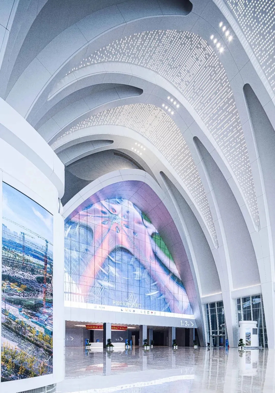河北廊坊臨空國際會展中心裝修設(shè)計方案(圖4) 640_wx_fmt=jpeg&tp=webp&wxfrom=5&wx_lazy=1&wx_co=1.webp (4).jpg
