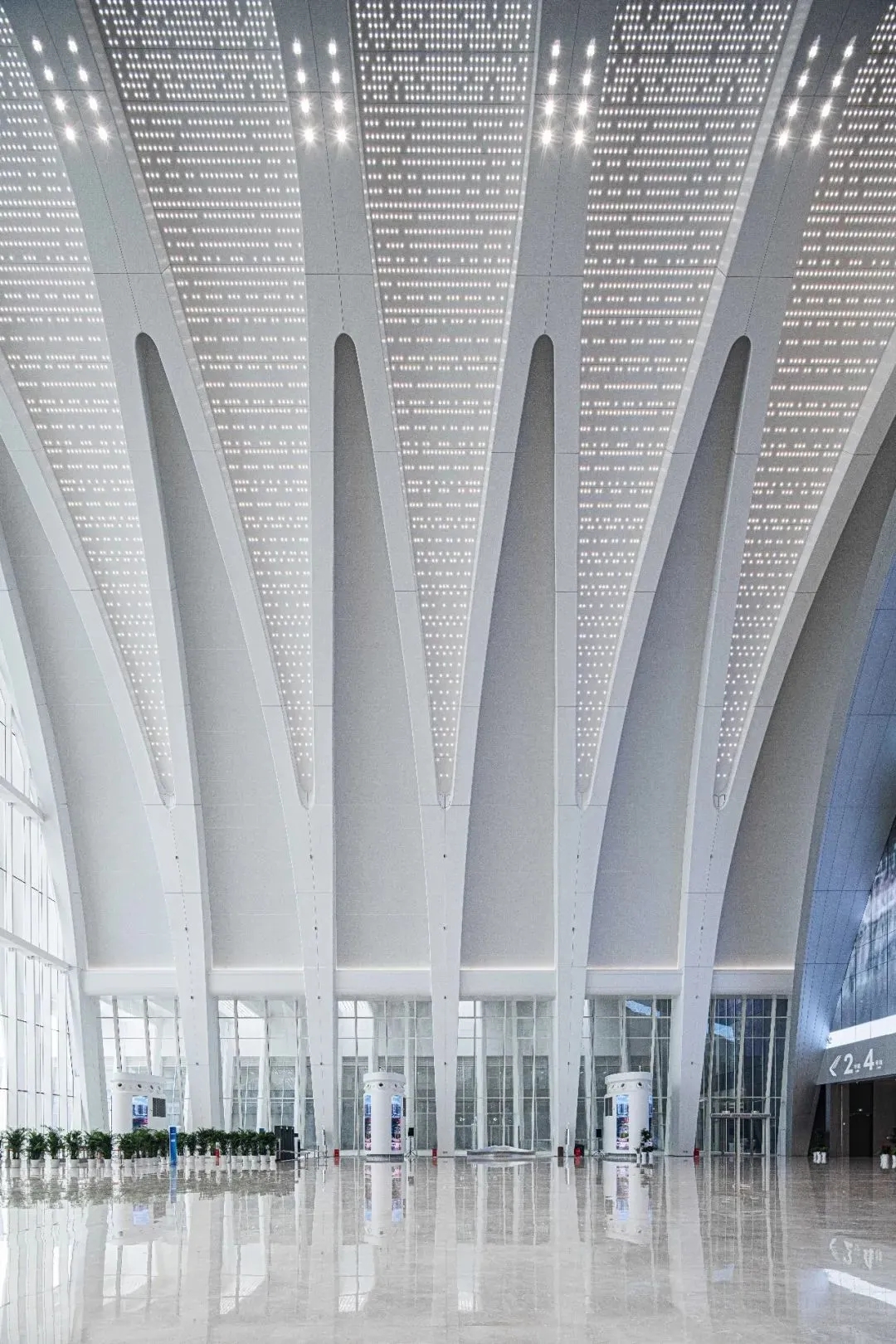 河北廊坊臨空國際會展中心裝修設(shè)計方案(圖5) 640_wx_fmt=jpeg&tp=webp&wxfrom=5&wx_lazy=1&wx_co=1.webp (2).jpg