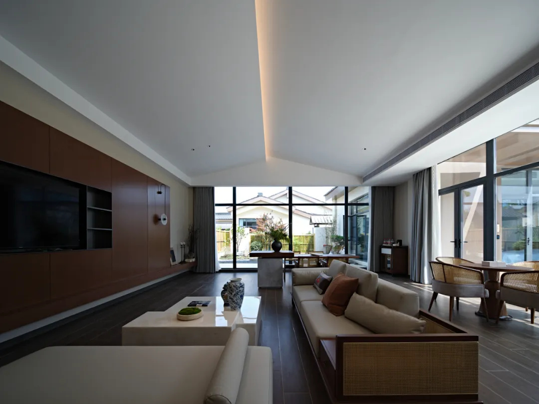 凌家灘文旅小鎮(zhèn)新中式國風(fēng)度假酒店裝修設(shè)計(jì)(圖9) 640_wx_fmt=jpeg&from=appmsg&tp=webp&wxfrom=5&wx_lazy=1&wx_co=1 (10).jpg