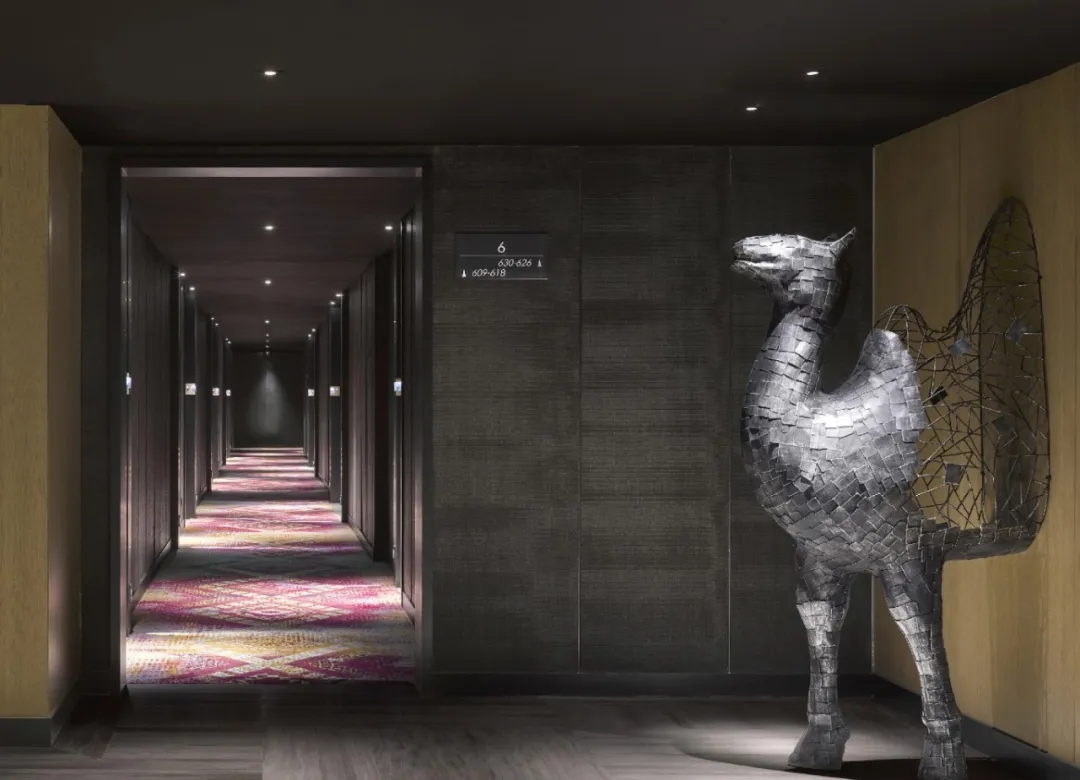 雅高旗下包頭鉑爾曼五星級(jí)酒店裝修設(shè)計(jì)案例(圖6) 640.webp (9).jpg