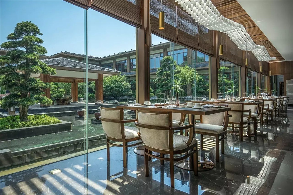 岳陽君瀾中式奢華度假酒店餐廳設計裝修案例