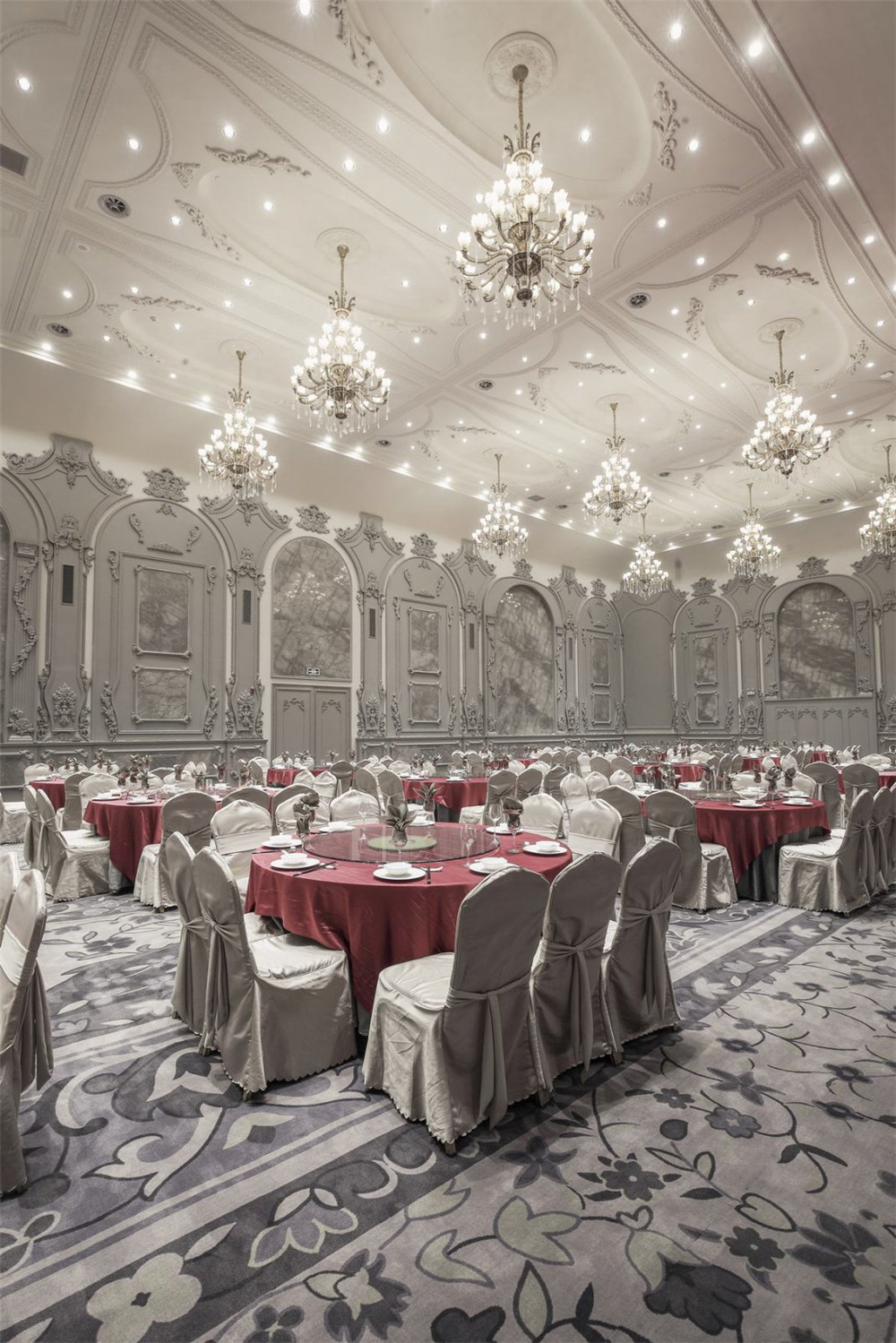 歐式風(fēng)格宴會廳裝修實(shí)景圖