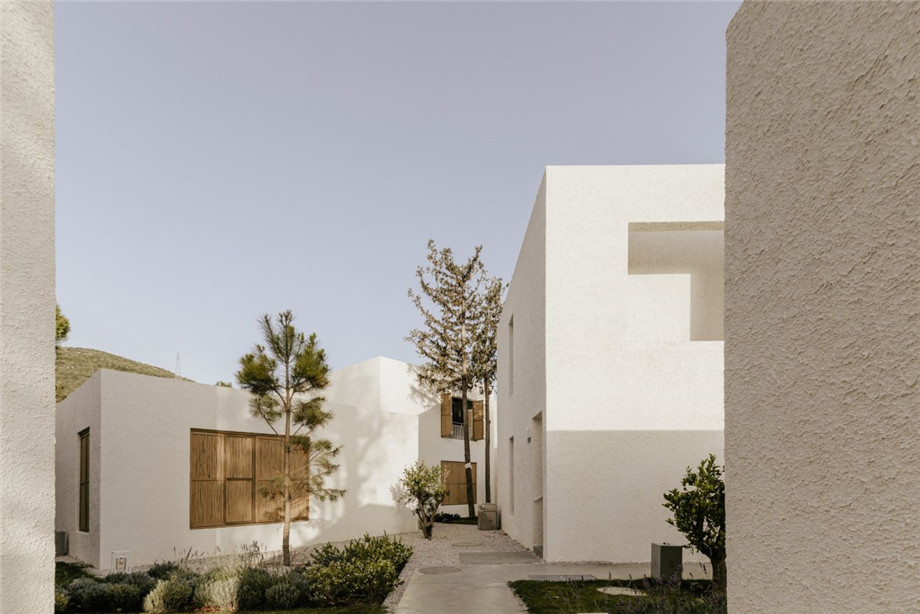 純白系高級簡約風精品度假酒店裝修設計案例